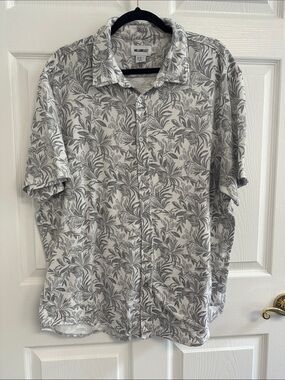 William Rast Gray Leaf-Print Short Sleeve Button-Down Shirt